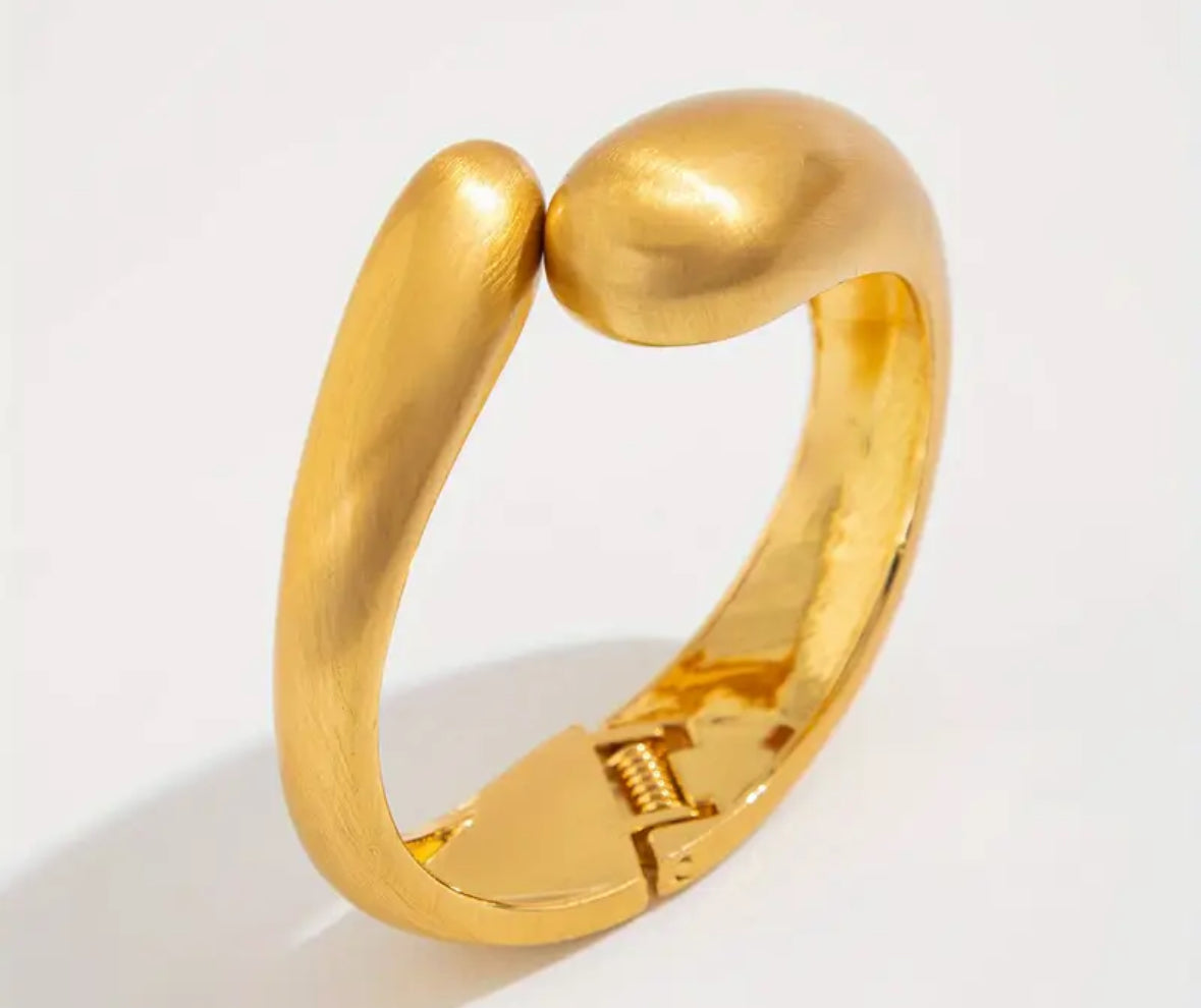 Gold Spring Buckle Bracelet