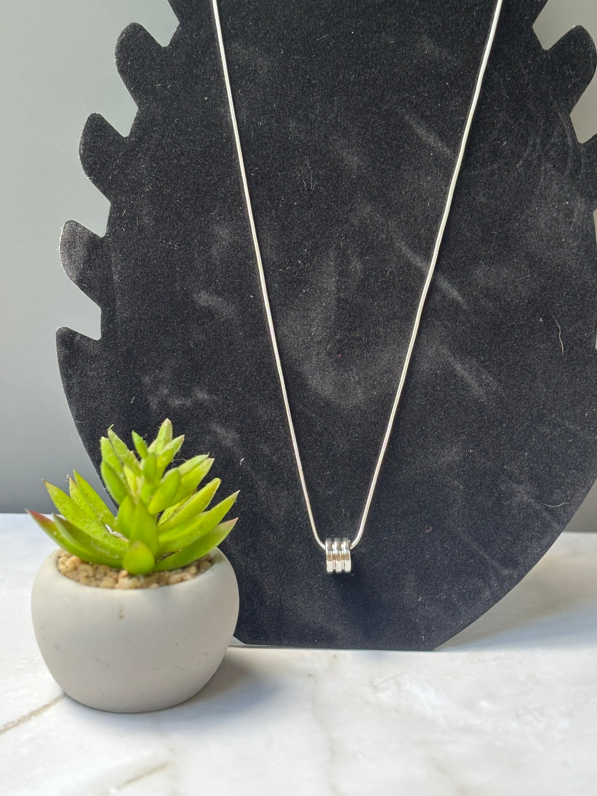 Simple, minimalist silver plated necklace