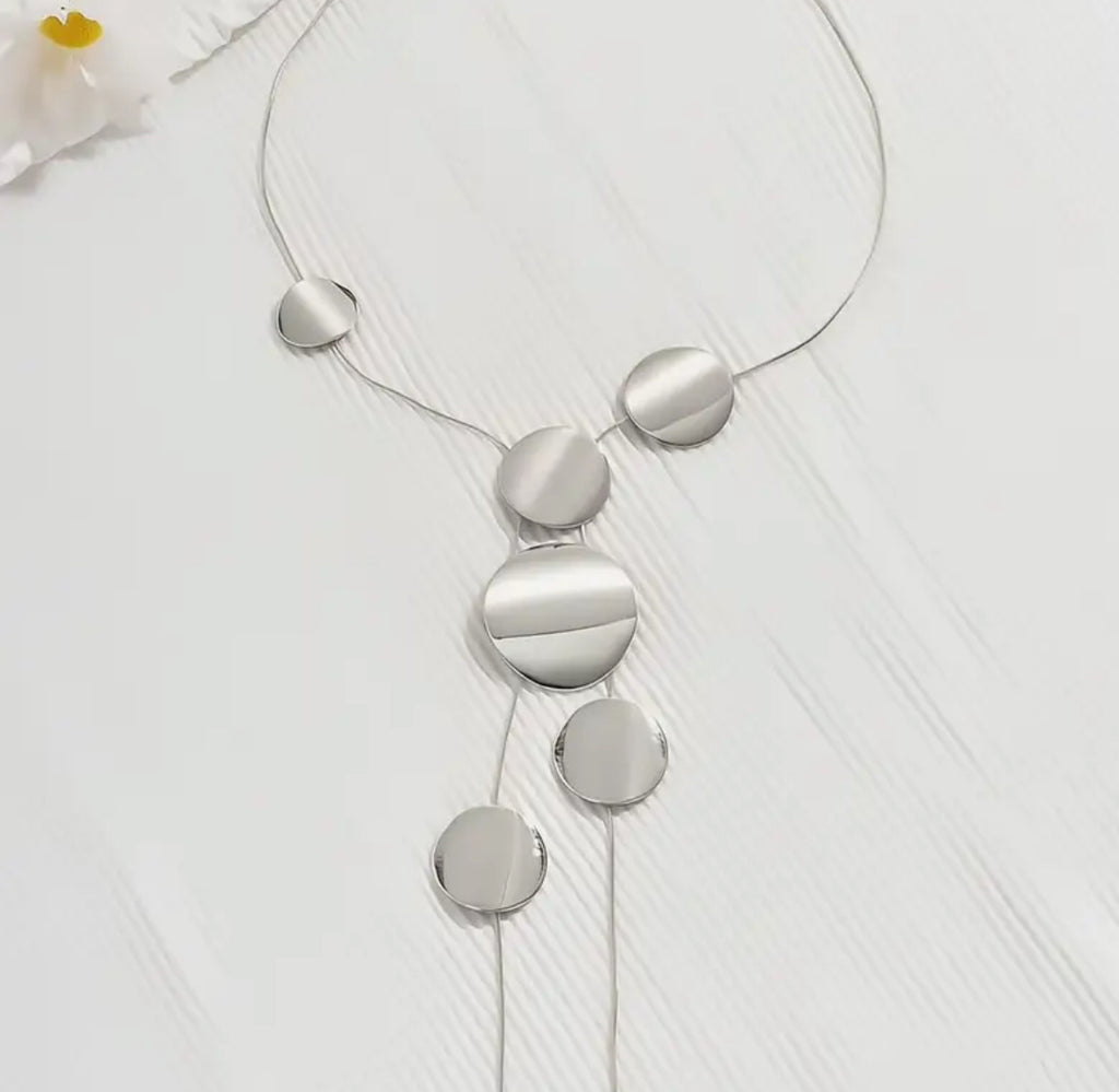 Minimalist And Sexy Heart or Circulat Shaped Necklace