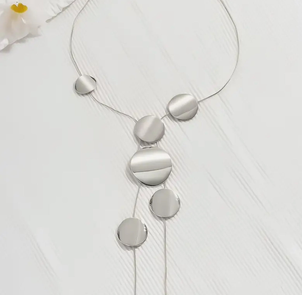 Minimalist And Sexy Heart or Circulat Shaped Necklace