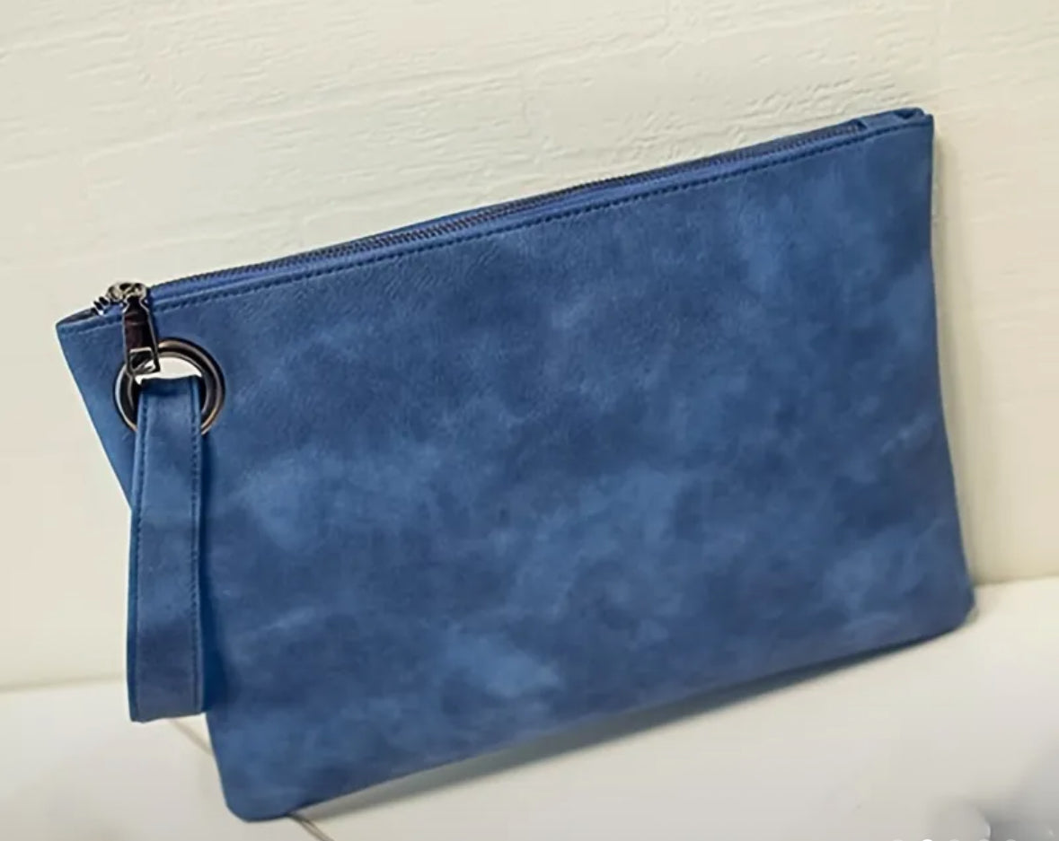 Sleek Solid Color Wristlet Bag with Zipper Closure
