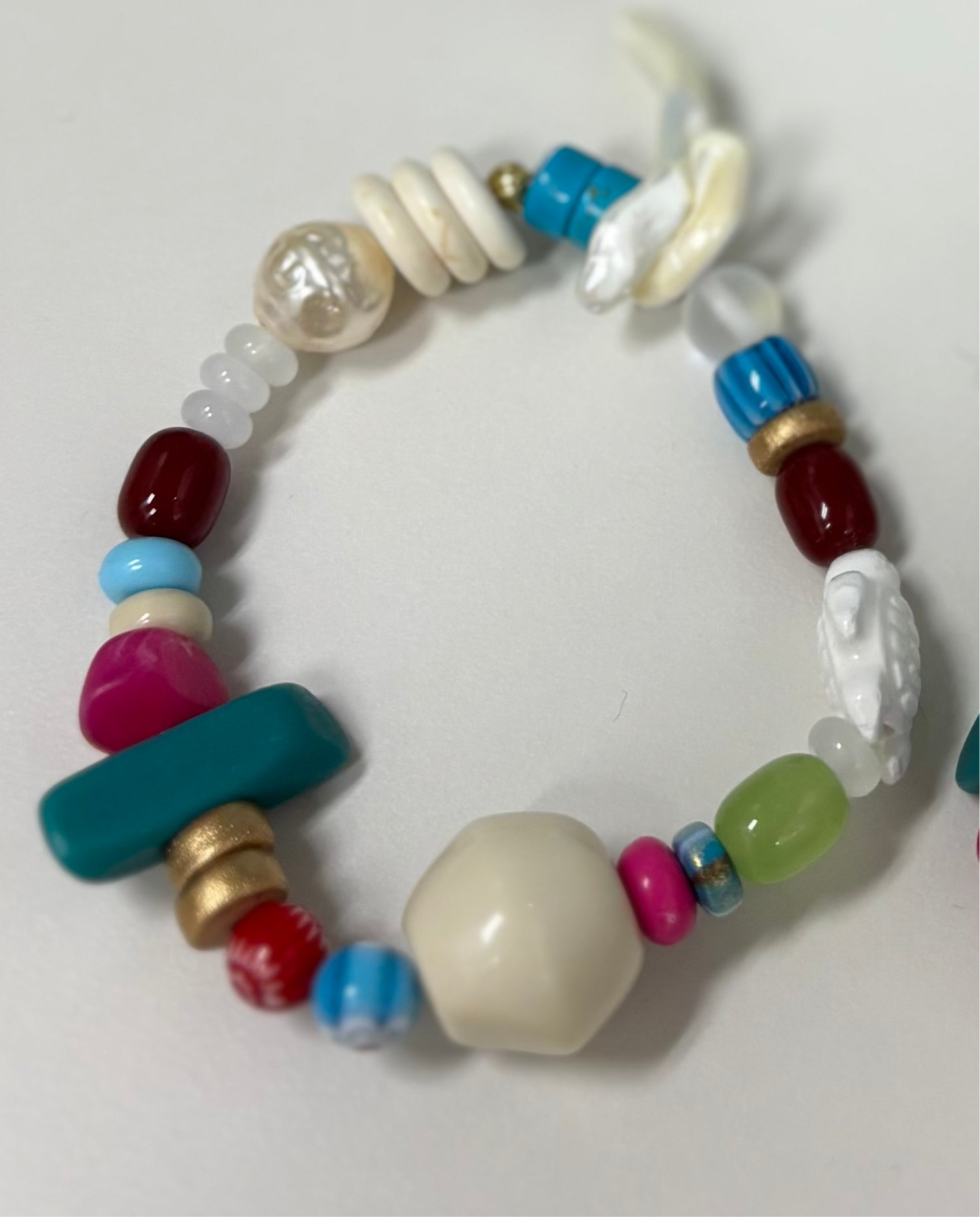 Cream Resin, glass and shell Bracelet