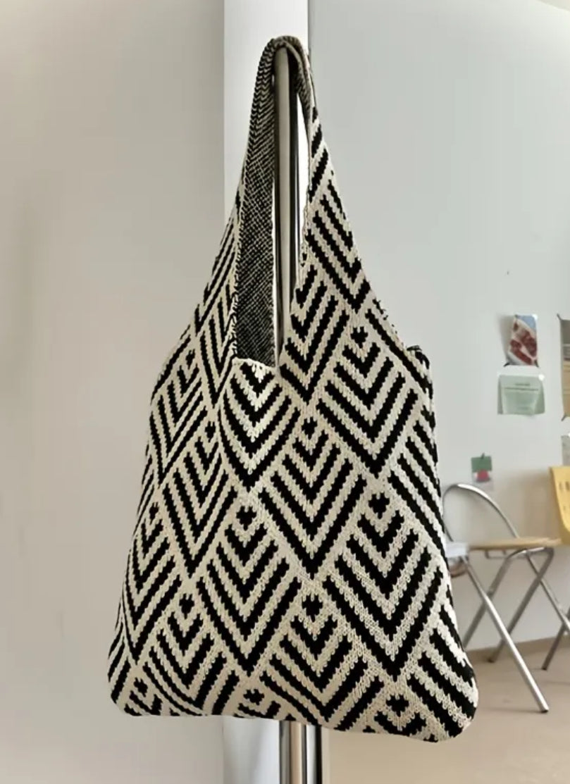 Geometric Contrast Knitted Handbag