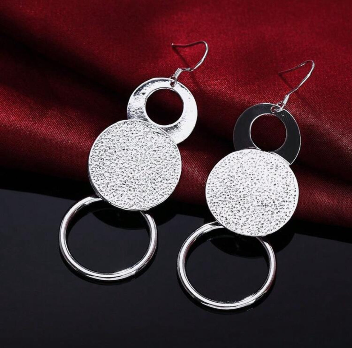 Pretty Round Pendant Necklace and Earring Set