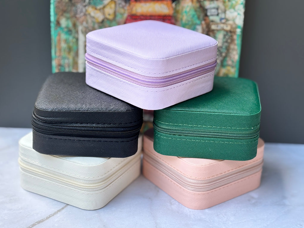 Mini jewelry organizer