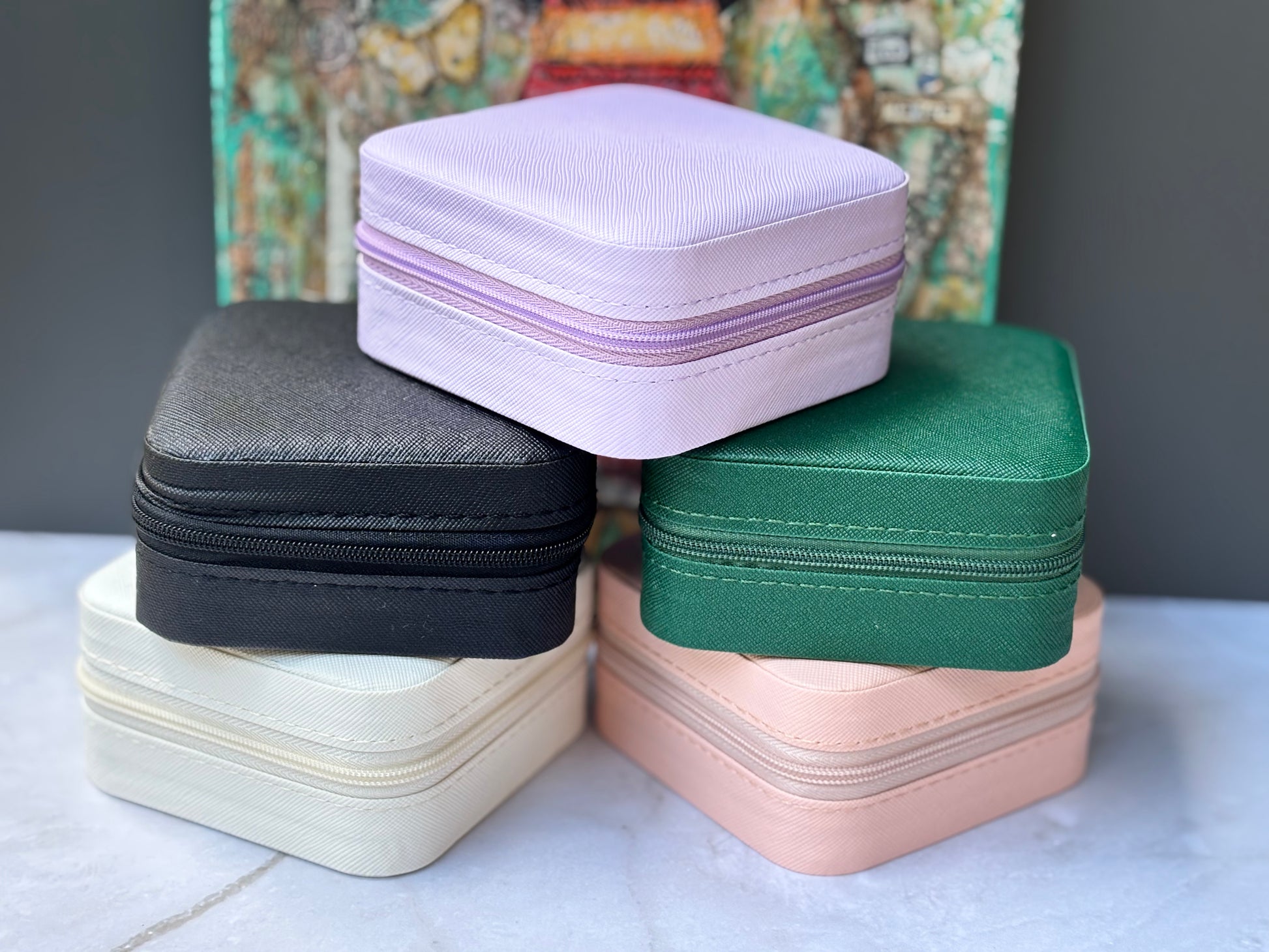 Mini jewelry organizer