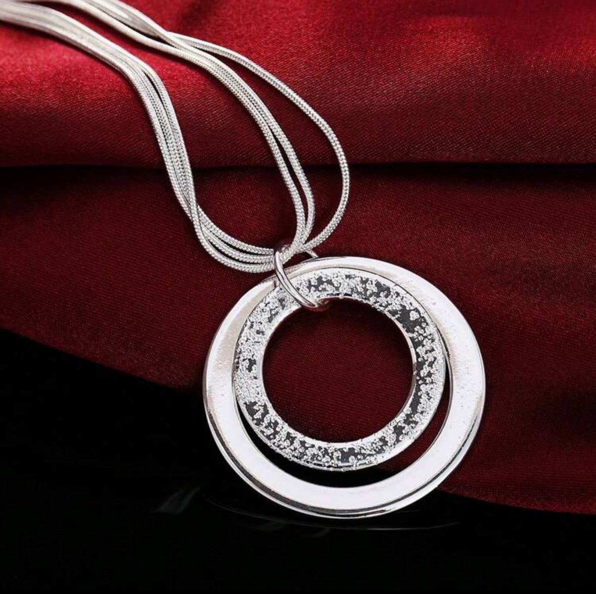 Pretty Round Pendant Necklace and Earring Set