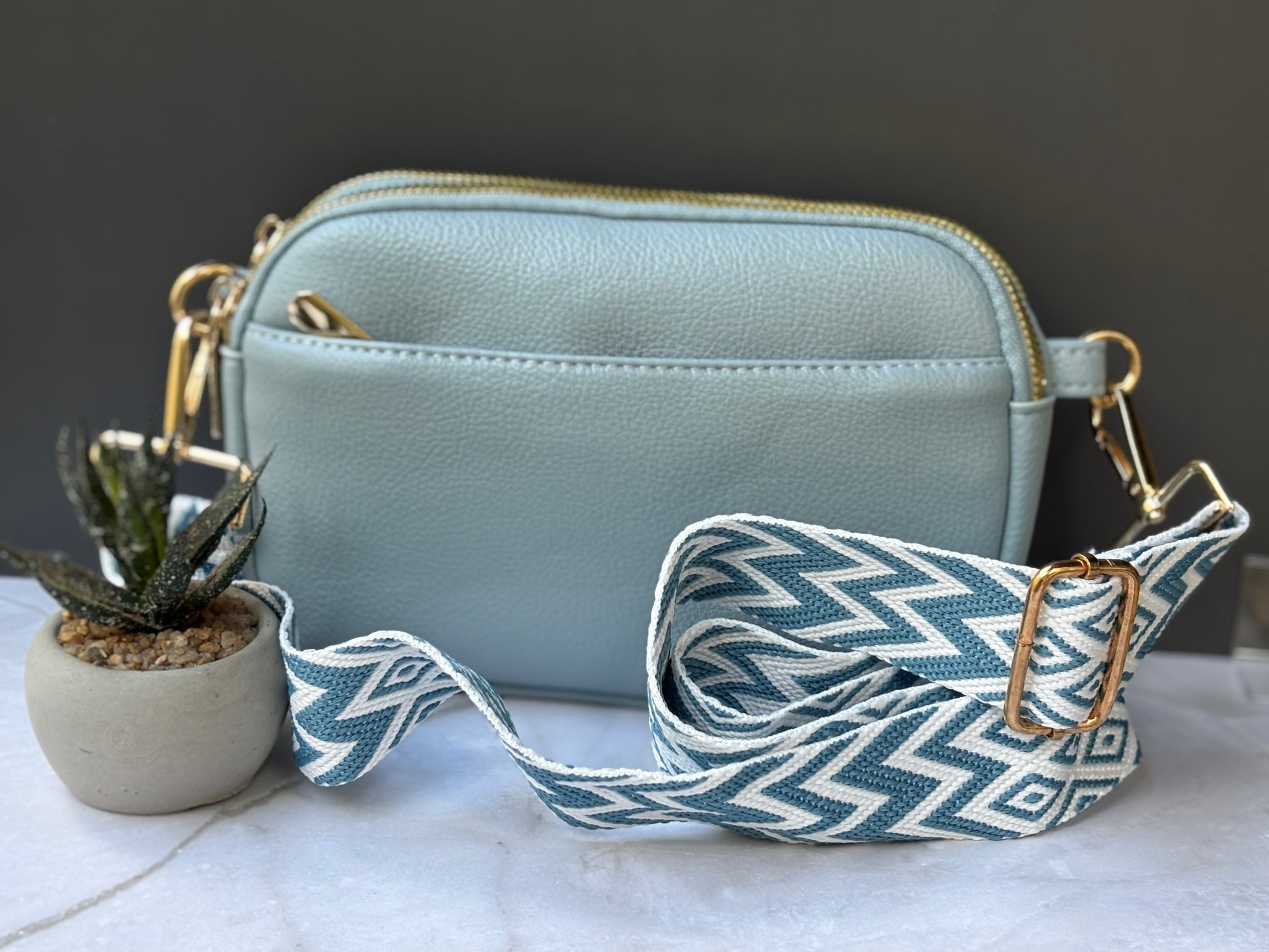 Stylish and Elegant Crossbody Bag