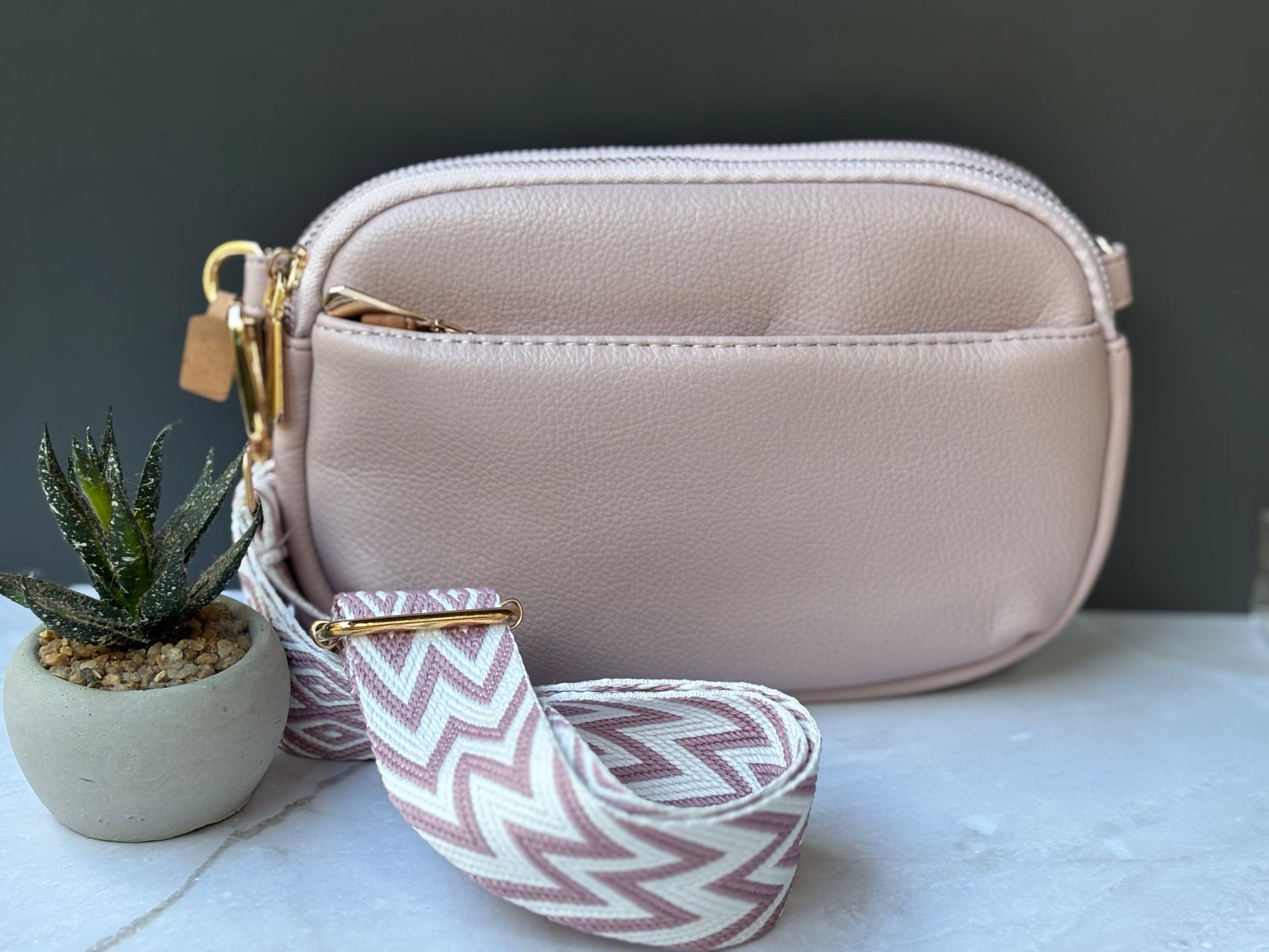 Stylish and Elegant Crossbody Bag